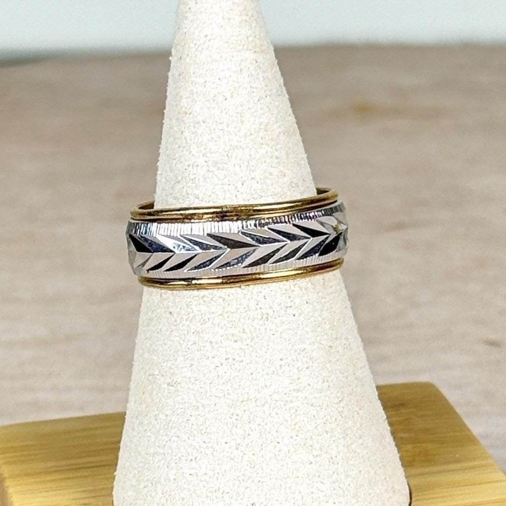 Vintage Classic Gold Two Tone Chevron Engraved Band Ring 18K GE Size 9